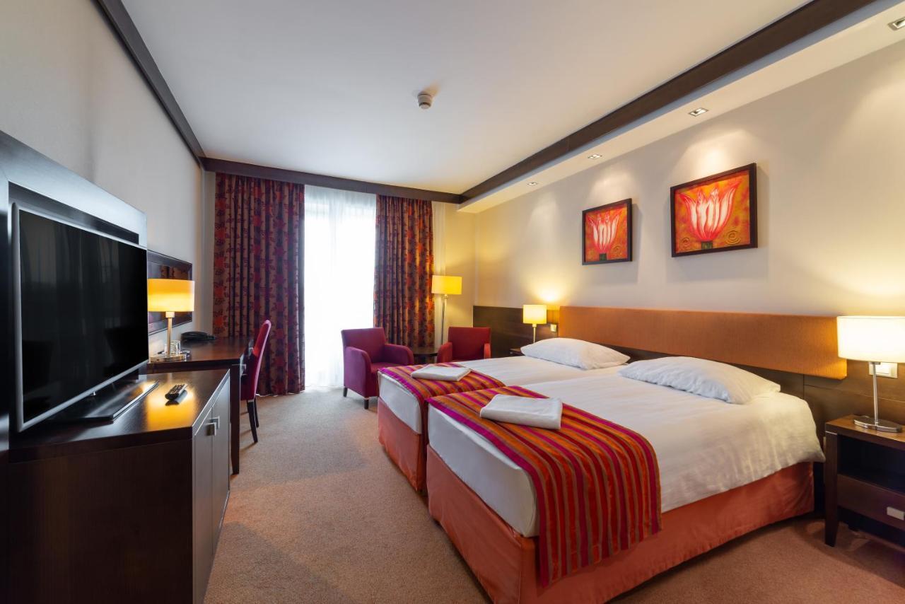 Nyíregyháza Hotel Pagony Wellness מראה חיצוני תמונה